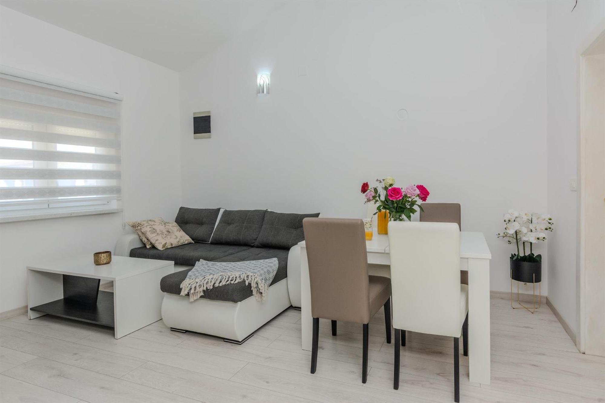 Apartments Lucica Vir Eksteriør bilde