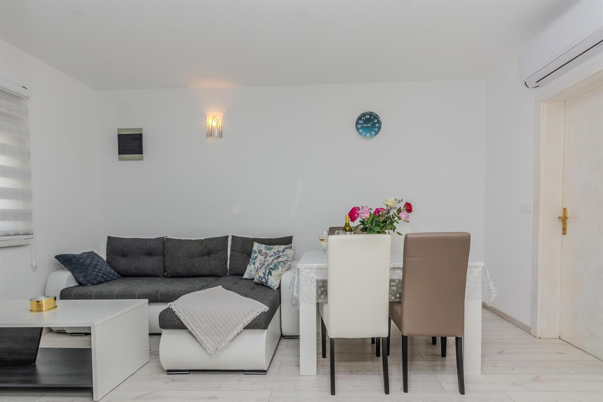 Apartments Lucica Vir Eksteriør bilde
